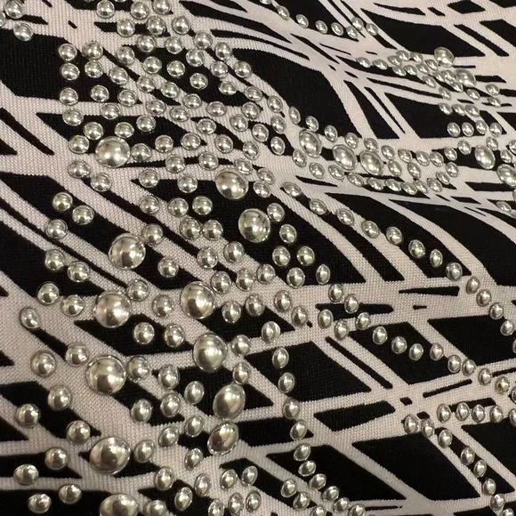 Sleeveless Black and White Dress Size 18/20 - Picture 5 of 8